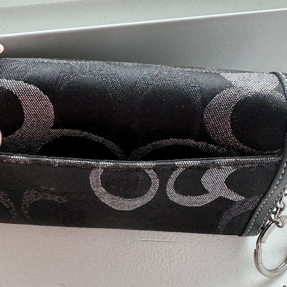 Signature Coach Design Wallet with Keychain - Picture 4 of 6